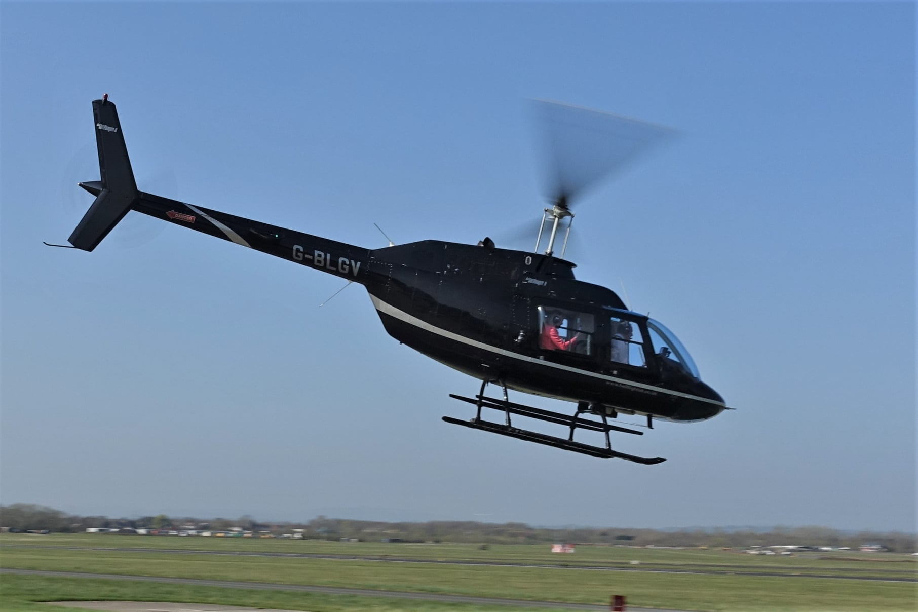 A6 - Warwickshire Castle Tour in a Bell 206